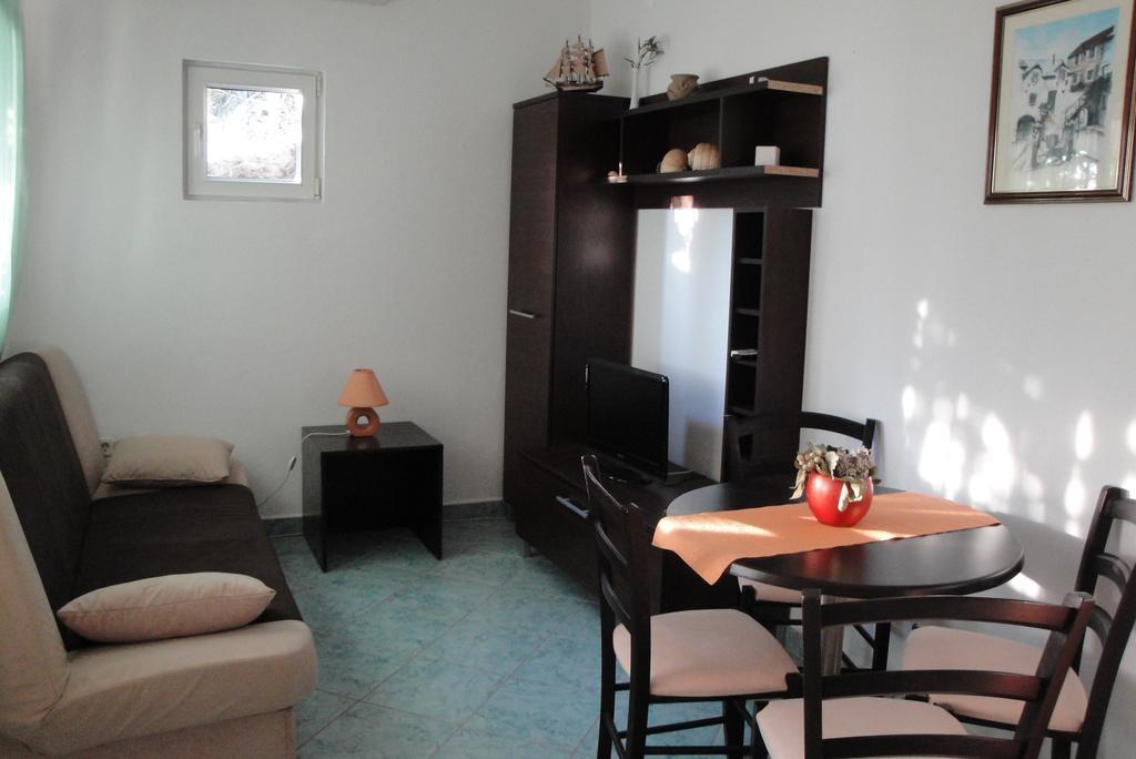 Apartment Hortenzija Baska Voda Bilik gambar